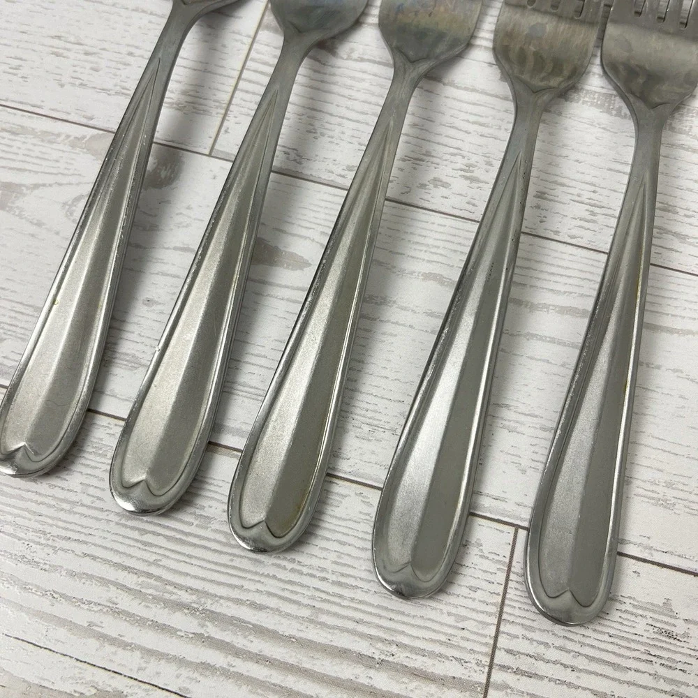 Oneida Dylan Stainless Flatware‎ Lot Set 29 pc Forks Spoons Knives